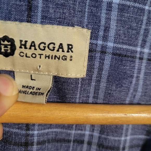 Haggar Men's Navy Checkered Button Up Collard Size Large - Picture 5 of 5